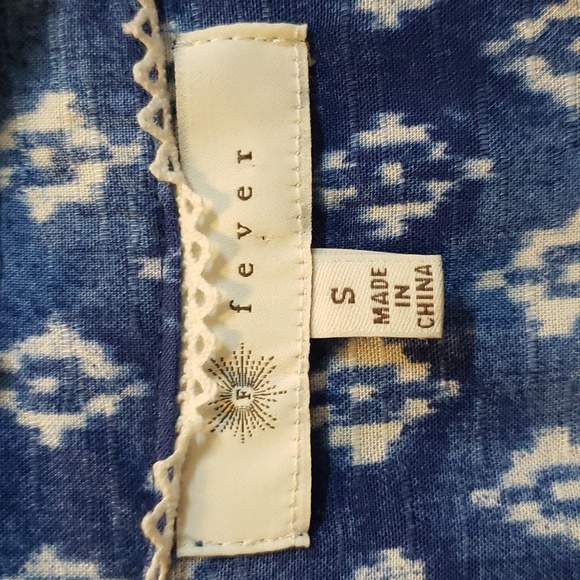 Fever Cap Sleeve Blue and White Button Front Top with Ruffle, Small - Picture 3 of 8